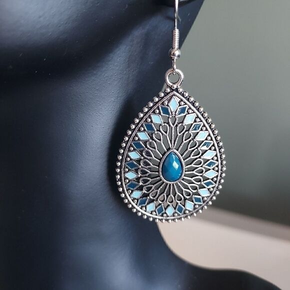 BOHEMIAN WATER DROP HOLLOW OUT DANGLE EARRINGS - Picture 5 of 6